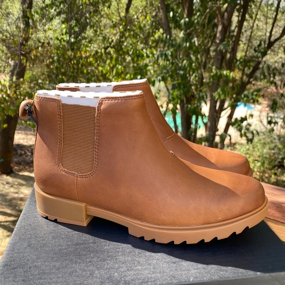 Sorel Shoes - 🍁NEW🍁 Sorel Emelie II Chelsea Bootie
